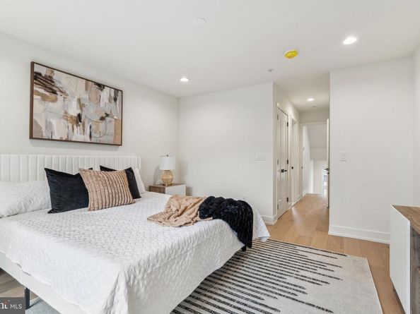1102 N Bodine Street, Philadelphia PA 19123