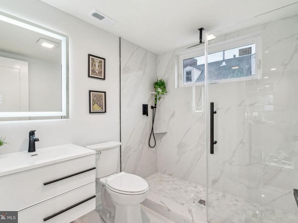 1102 N Bodine Street, Philadelphia PA 19123