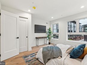 1102 N Bodine Street, Philadelphia PA 19123