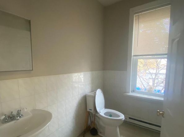 1705 W Erie Avenue, Philadelphia PA 19140
