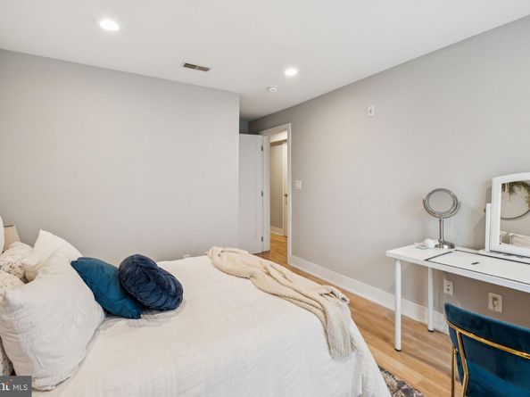 922-26 N 17TH Street, Philadelphia PA 19130