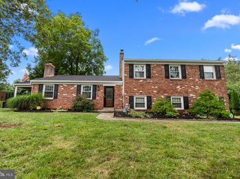 481 Red Coat Lane