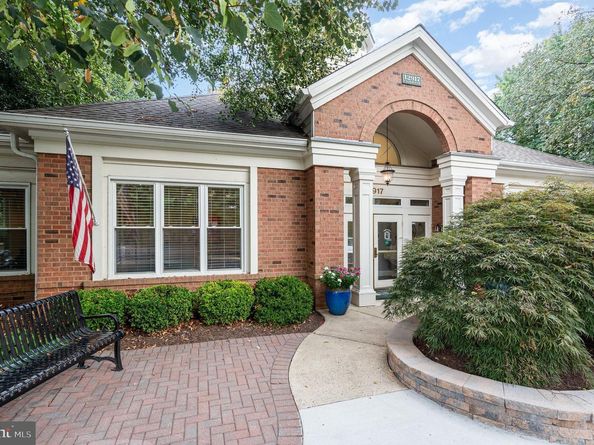 12915 Alton Square 117, Herndon VA 20170