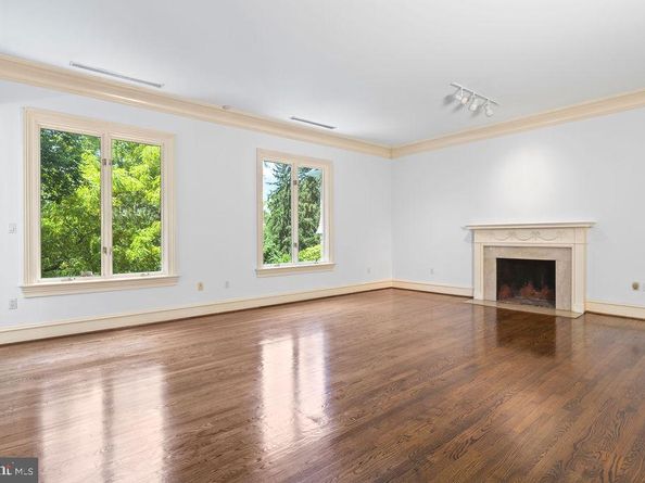 2944 University Terrace NW, Washington DC 20016