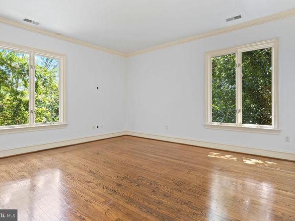 2944 University Terrace NW, Washington DC 20016