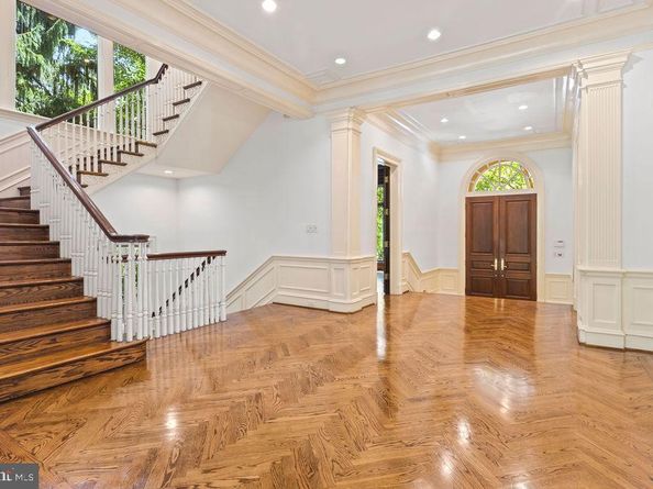 2944 University Terrace NW, Washington DC 20016