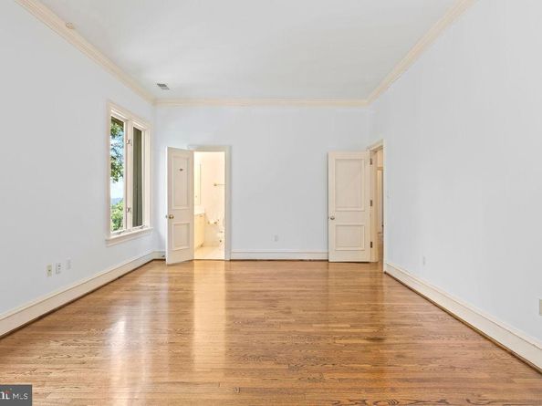 2944 University Terrace NW, Washington DC 20016
