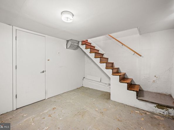 255 S 24TH Street, Philadelphia PA 19103