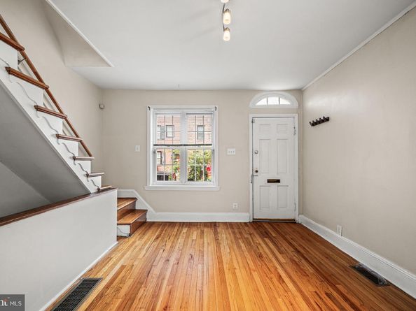 255 S 24TH Street, Philadelphia PA 19103