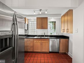 255 S 24TH Street, Philadelphia PA 19103