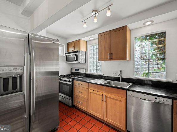 255 S 24TH Street, Philadelphia PA 19103