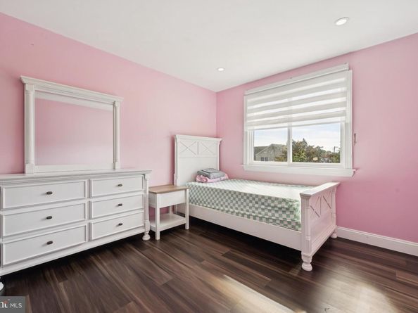 9810 Bridle Road, Philadelphia PA 19115