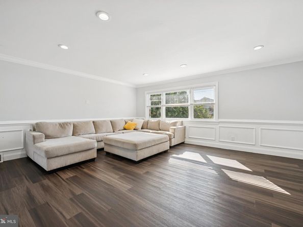 9810 Bridle Road, Philadelphia PA 19115