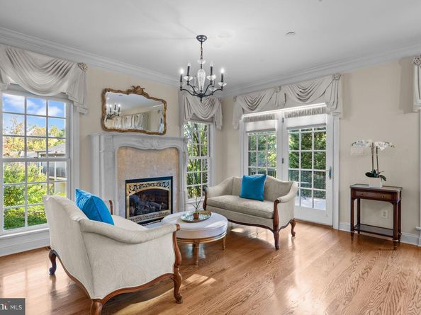 8 Dunham Lane, Newtown PA 18940