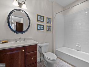 8 Dunham Lane, Newtown PA 18940