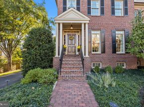 8 Dunham Lane, Newtown PA 18940