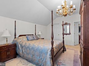 8 Dunham Lane, Newtown PA 18940