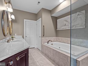 8 Dunham Lane, Newtown PA 18940