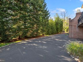 8 Dunham Lane, Newtown PA 18940