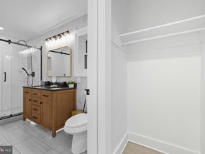 2539 Gallows Road, Dunn Loring VA 22027
