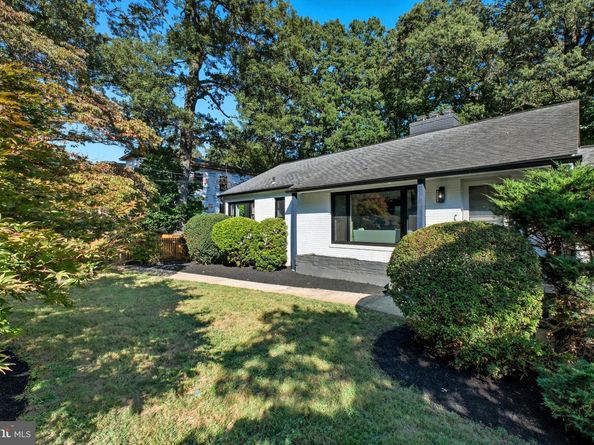 2539 Gallows Road, Dunn Loring VA 22027