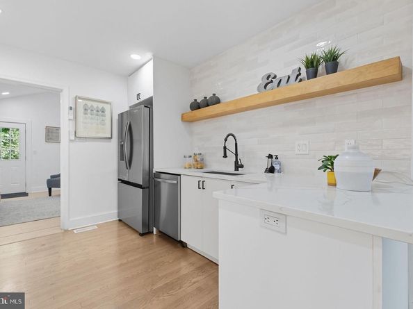 2539 Gallows Road, Dunn Loring VA 22027