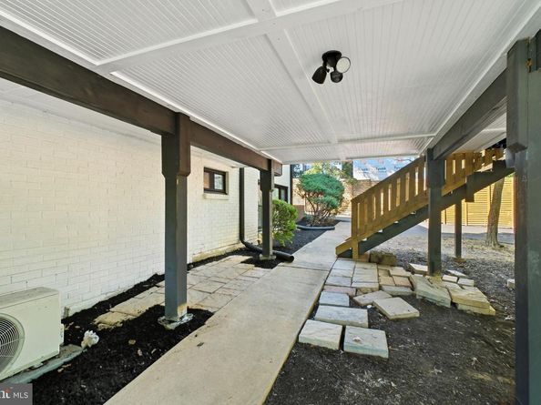2539 Gallows Road, Dunn Loring VA 22027