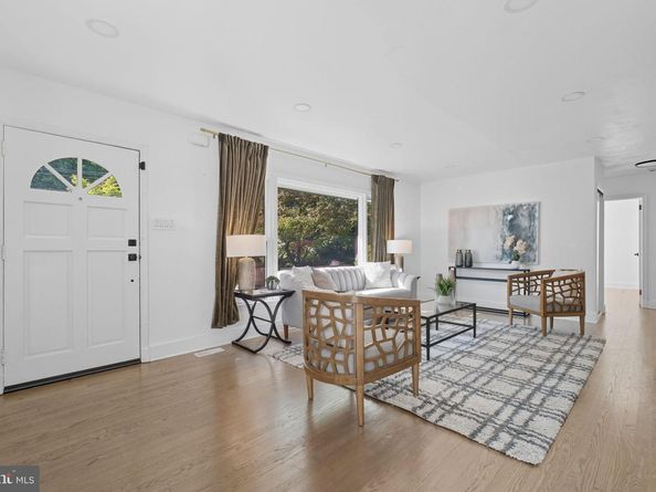 2539 Gallows Road, Dunn Loring VA 22027
