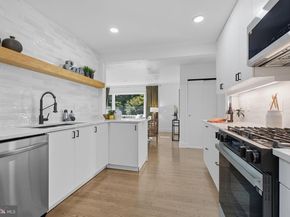 2539 Gallows Road, Dunn Loring VA 22027