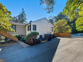 2539 Gallows Road, Dunn Loring VA 22027