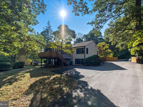2539 Gallows Road, Dunn Loring VA 22027