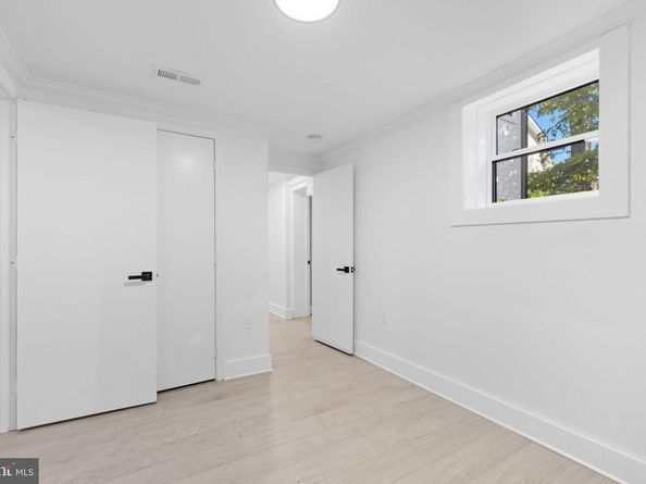 2539 Gallows Road, Dunn Loring VA 22027