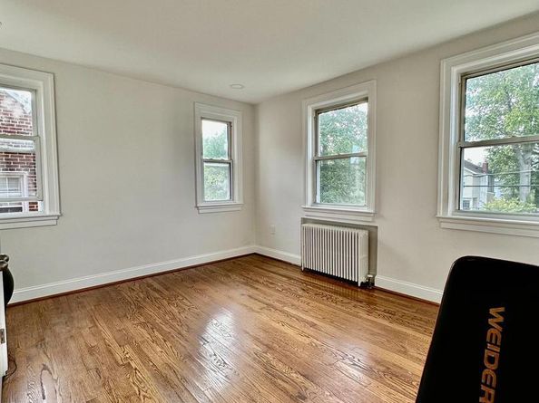 2905 Carlton Avenue NE, Washington DC 20018