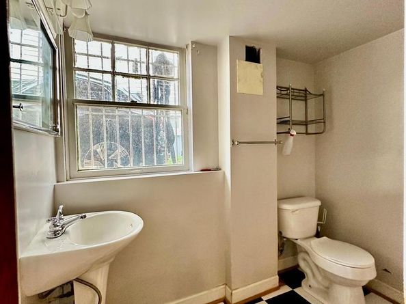 2905 Carlton Avenue NE, Washington DC 20018