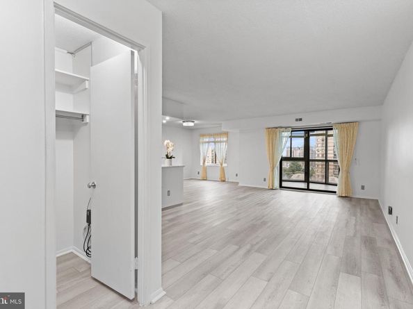 8370 Greensboro Drive 809, Mclean VA 22102