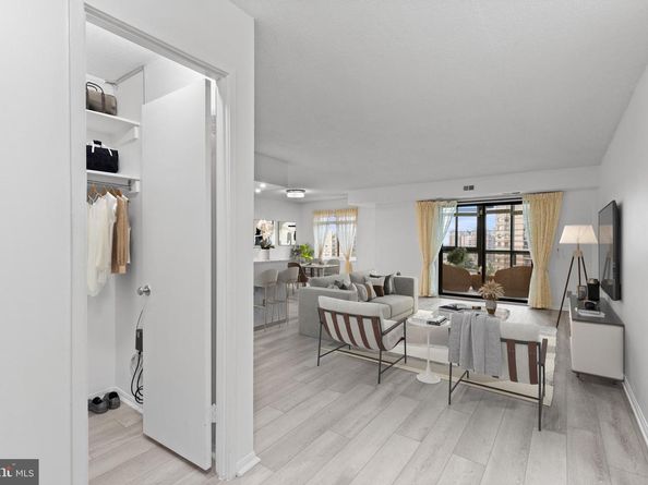 8370 Greensboro Drive 809, Mclean VA 22102