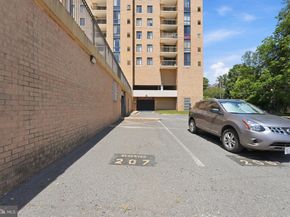 4500 S Four Mile Run Drive 821, Arlington VA 22204