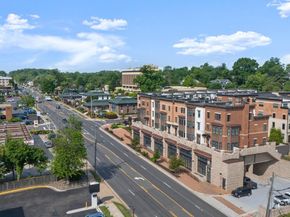 125 Market Square NW 4, Vienna VA 22180