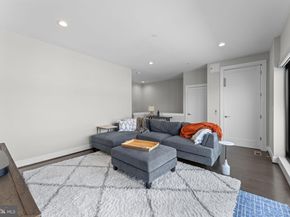 125 Market Square NW 4, Vienna VA 22180
