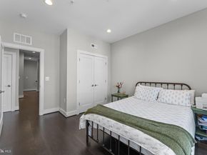 125 Market Square NW 4, Vienna VA 22180
