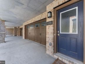 125 Market Square NW 4, Vienna VA 22180