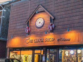 125 Market Square NW 4, Vienna VA 22180