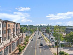 125 Market Square NW 4, Vienna VA 22180