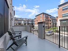 125 Market Square NW 4, Vienna VA 22180