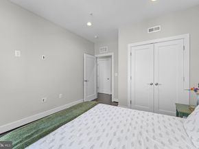 125 Market Square NW 4, Vienna VA 22180