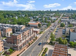 125 Market Square NW 4, Vienna VA 22180