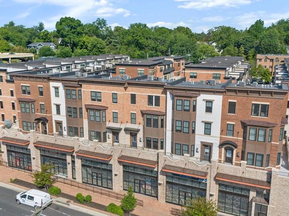 125 Market Square NW 4, Vienna VA 22180