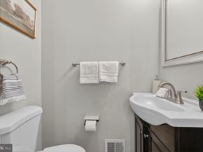 6004 Clay Street NE, Washington DC 20019