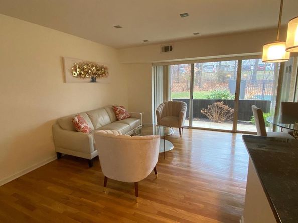 7829 Enola Street 101, Mclean VA 22102
