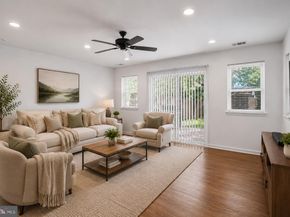 2 Horseshoe Circle, Horsham PA 19044